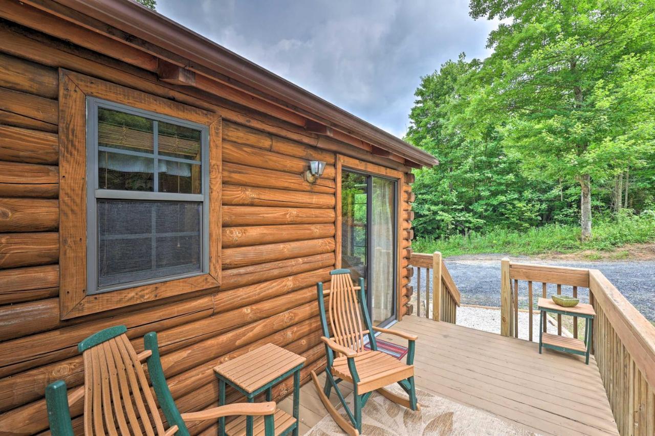 Quaint Log Cabin With Views Near West Jefferson Warrensville Kültér fotó